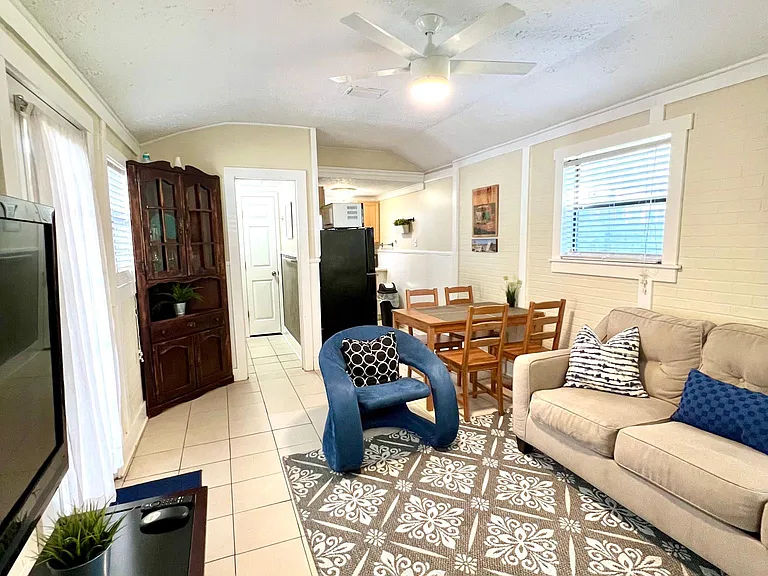 1602 Orlando Cir S #1 — Photo 3