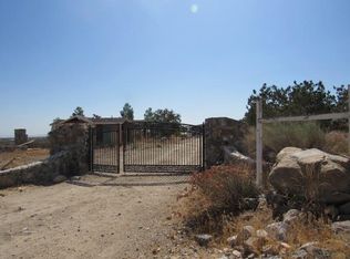 32000 263rd St E, Llano, CA 93544