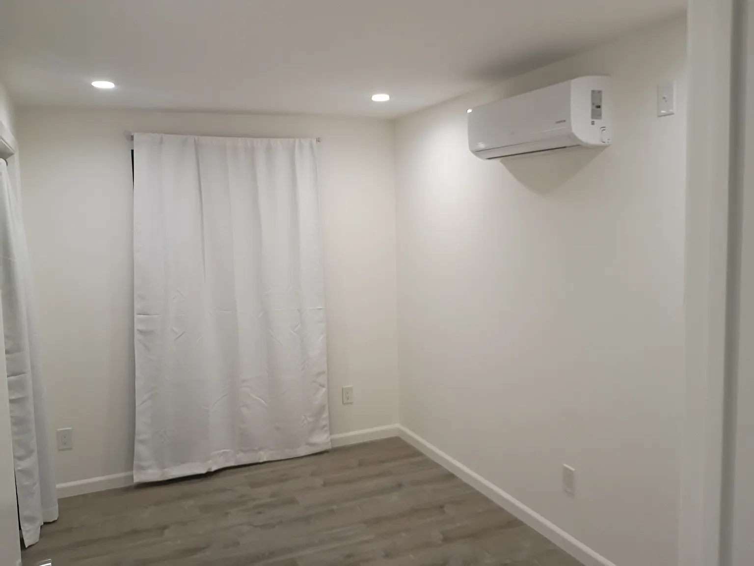 2 bed, 400 sqft, $1,750 — Photo 2