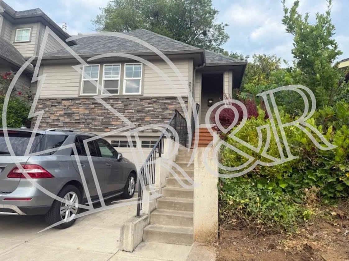 3 bed, 1900 sqft, $2,195 — Photo 1