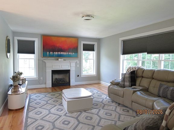 4th image of 37 Bacon St