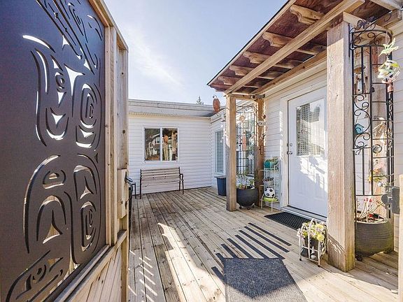 2nd image of 753 Steinbrunner Rd