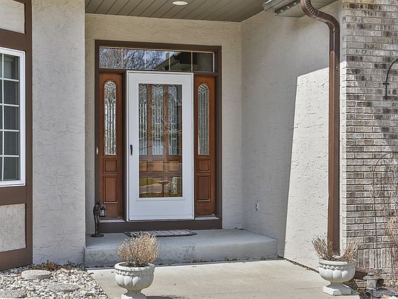 2nd image of 5640 Newberry Ave N
