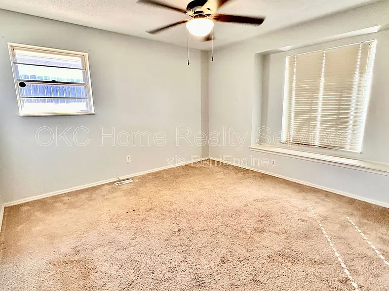 12109 Camelot Dr — Photo 19