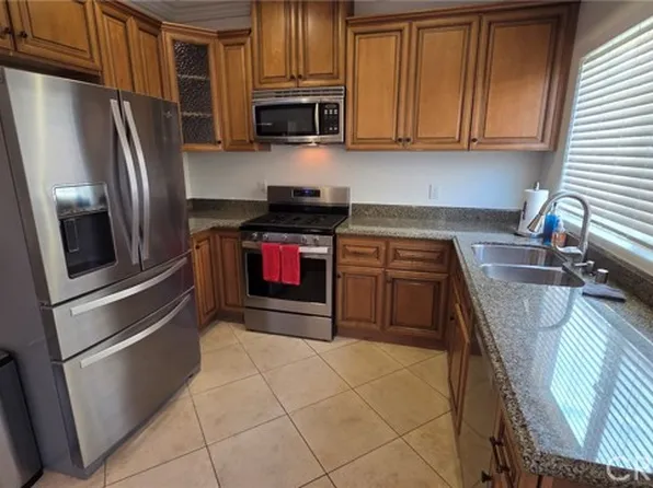 13629 Wyandotte St, Van Nuys, CA 91405