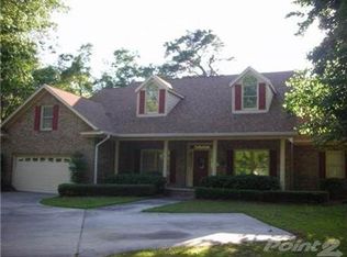 3 Eaton Ln, Savannah, GA 31419