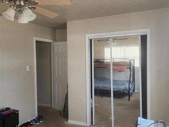 3rd image of 1413 NW Longview Ave