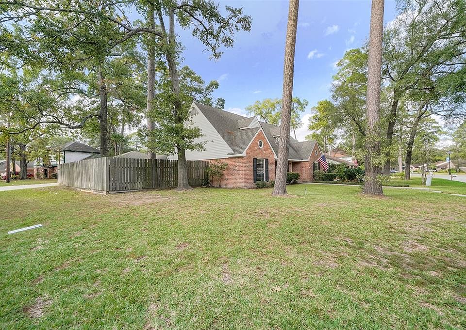 1st image of 28701 Holly Hill Dr