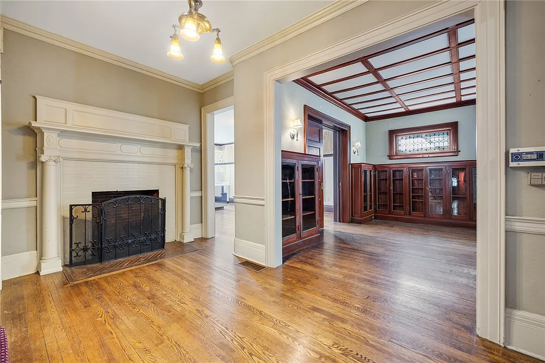 3 bed, 2.5 bath, 4299 sqft, $3,000 — Photo 4