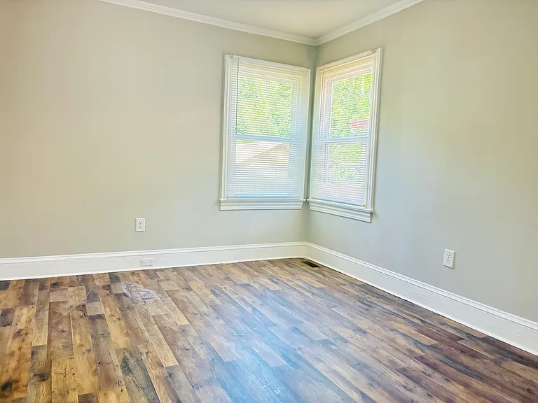 1030 Caldwell St — Photo 17