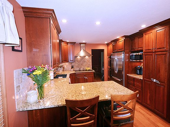 3rd image of 6715 Appleridge Cir