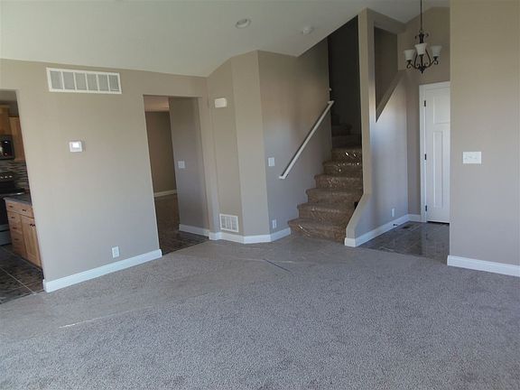 4th image of 2103 Fairfield Cir