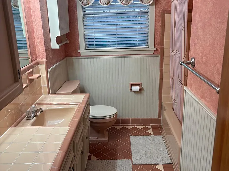 9526 Vogue Ln — Photo 3