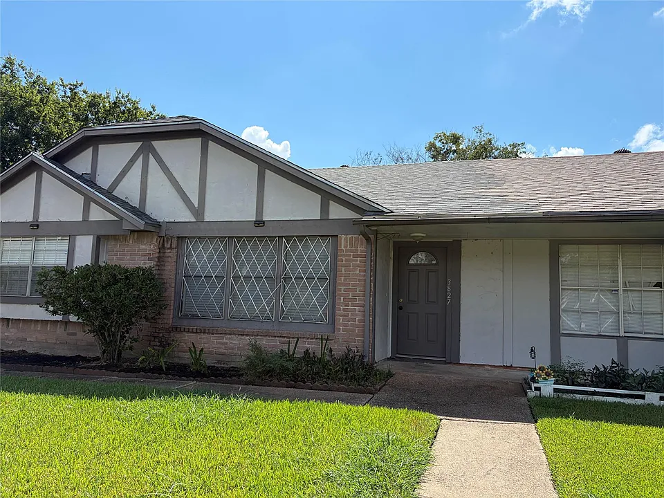 3827 Old Post Rd