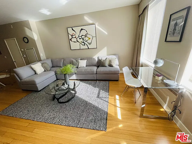 3810 Wilshire Blvd #610 — Photo 8