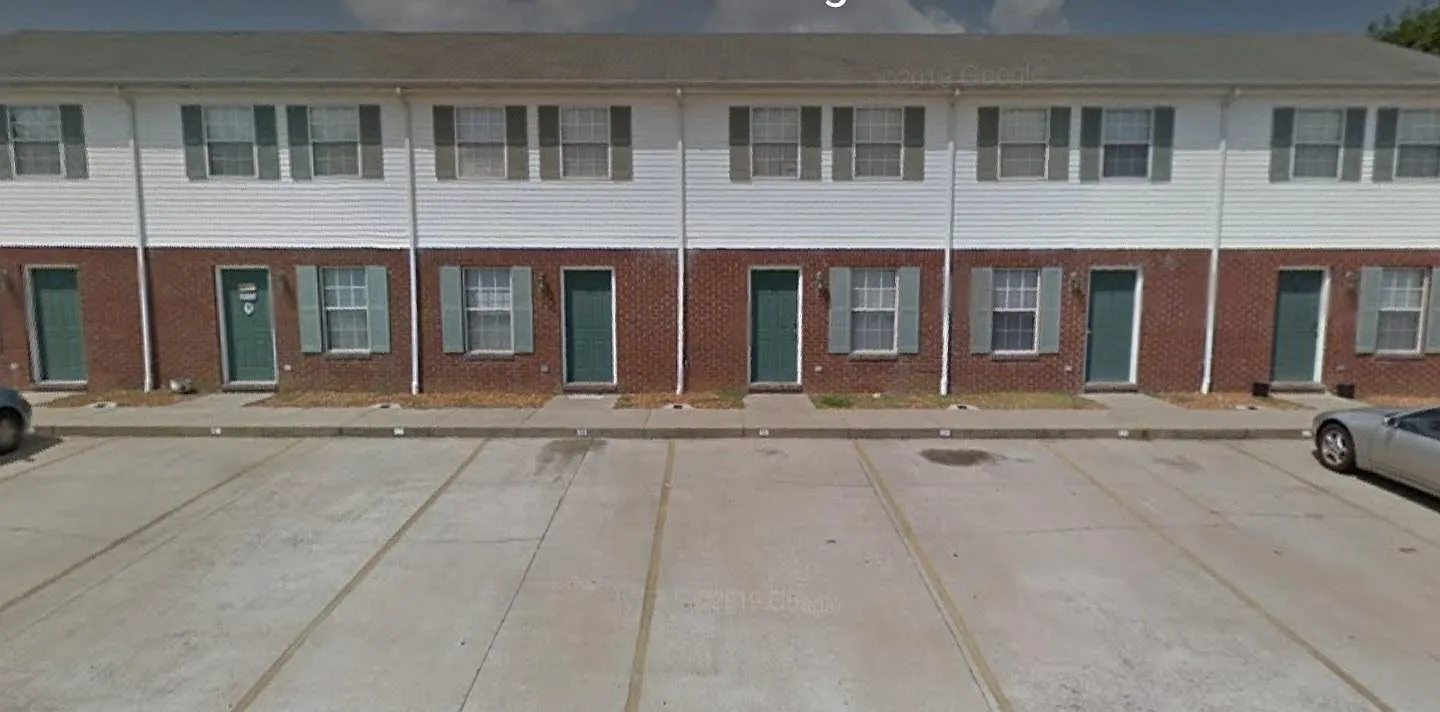2 bed, $1,100 — Photo 1