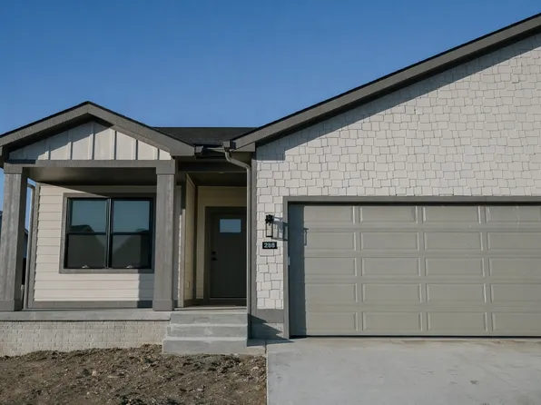 250 S Zinnia Ct, West Des Moines, IA 50266