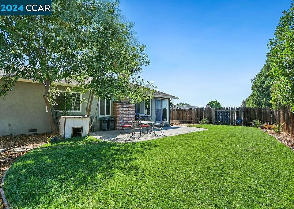 1st image of 3305 Bluejay Dr