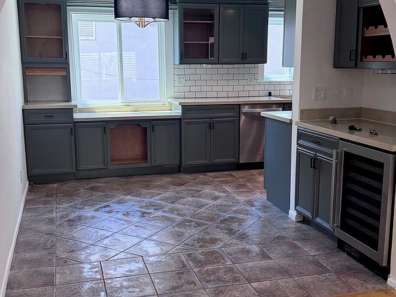 3rd image of 4370 Colfax Ave APT 12