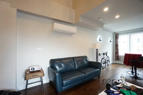 Rented by Rennit Inc. | media 34