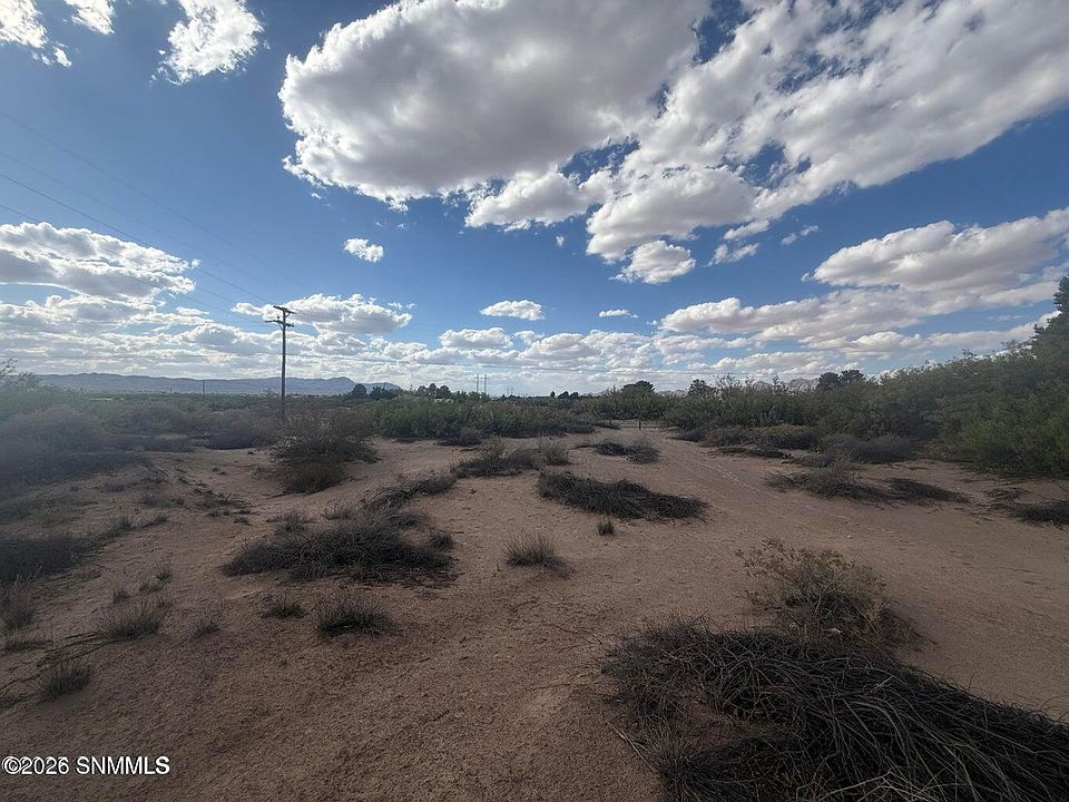 1st image of Holliday Ln
