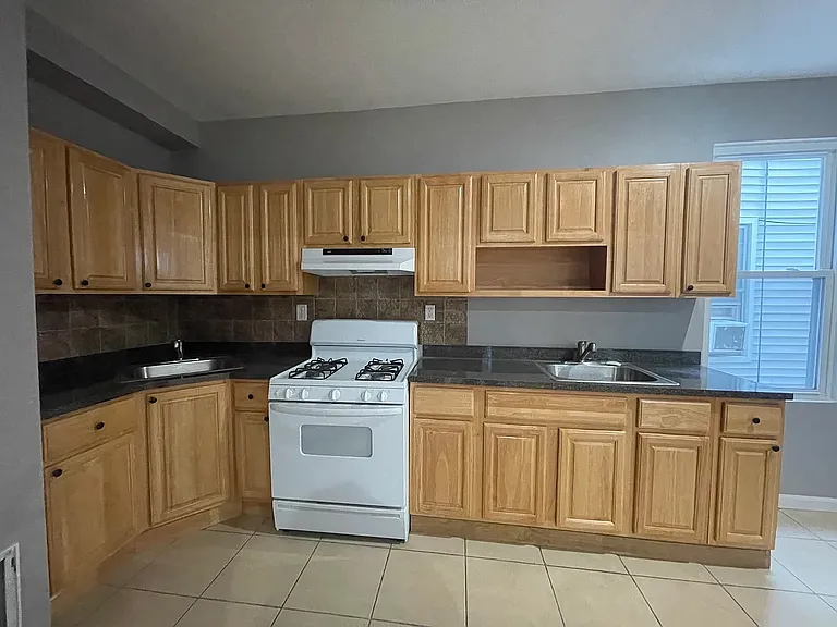 76 Wade St #1 — Photo 1