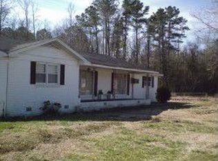 6869 Johnsontown Rd, Elizabethtown, NC 28337
