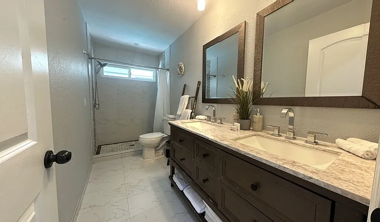 2558 Rosery Rd E — Photo 26