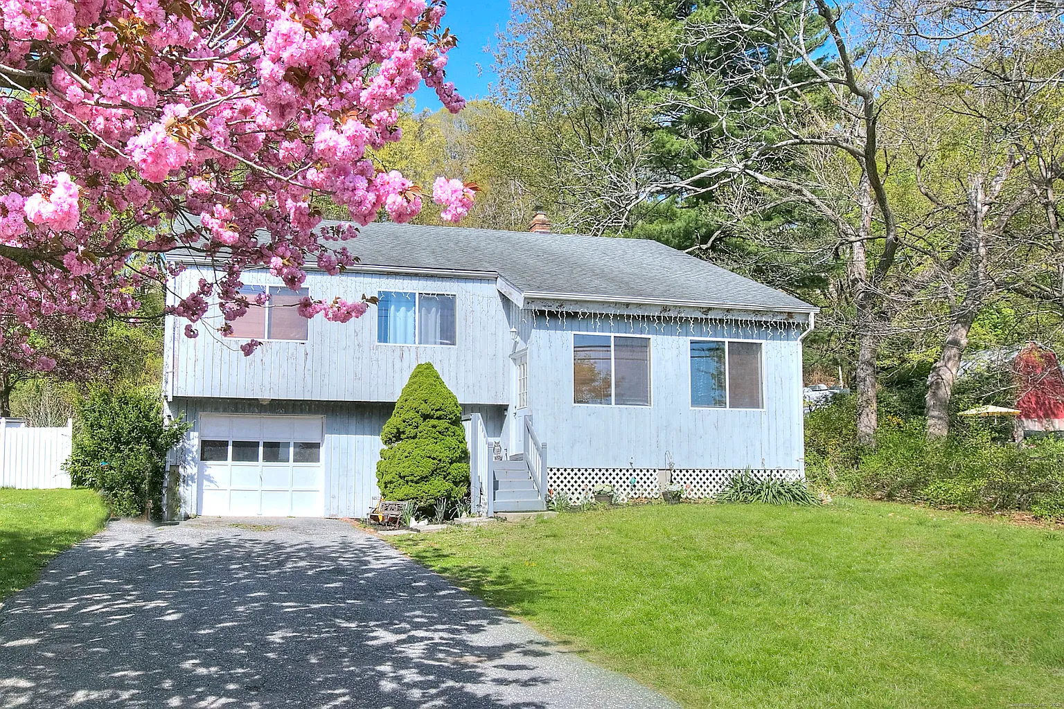 223 River Road photo 1