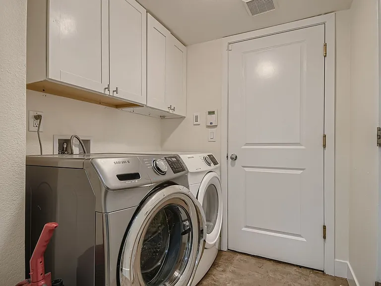 3846 Dyanna Dr — Photo 25