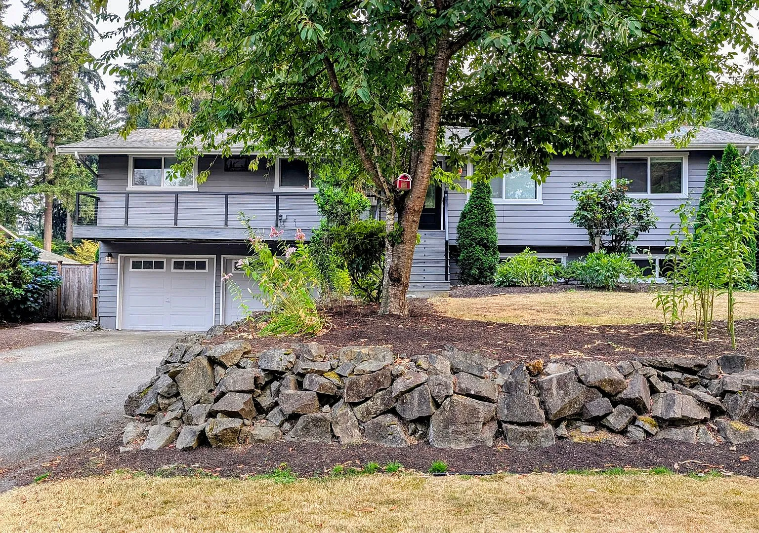 Spacious Updated House near Martha Lake — Photo 1