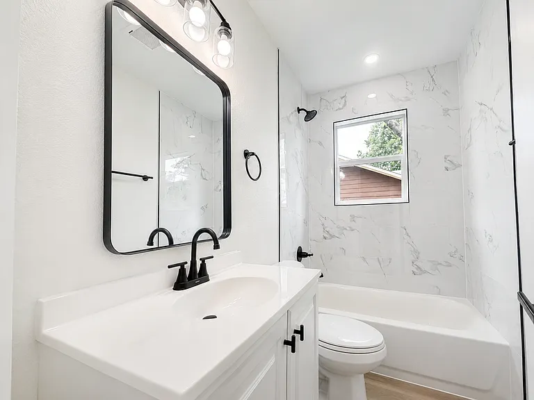 2302 Leacrest Dr — Photo 4