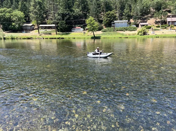 280 River Rd, Douglas City, CA 96024