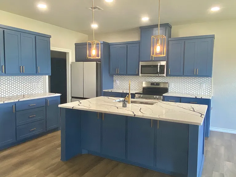 210 Meadowlark Ln — Photo 5