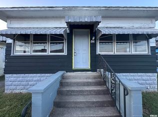 406 E Jefferson St, Marion, IL 62959