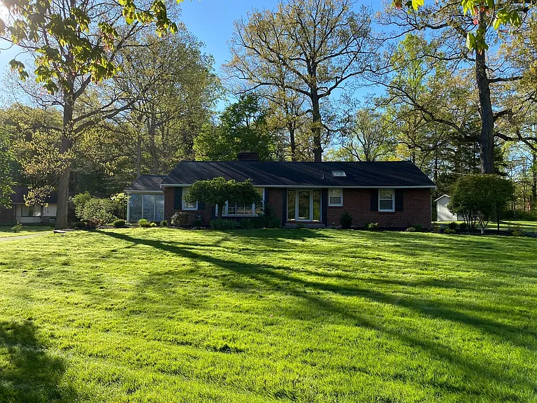 7843 Oakhurst Cir — Photo 40