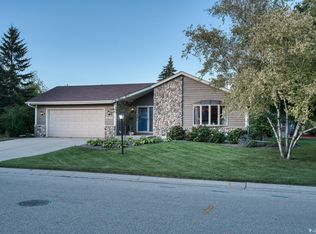 N76W15836 Countryside Dr, Menomonee Falls, WI 53051