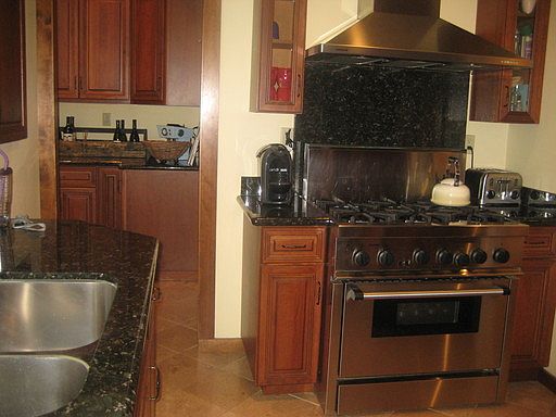 3rd image of 2753 Baker St