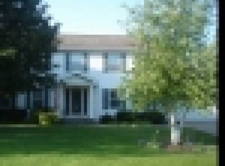 1215 W Cherrywood Ct, Appleton, WI 54914