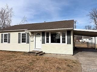 2nd image of 211 Easy St