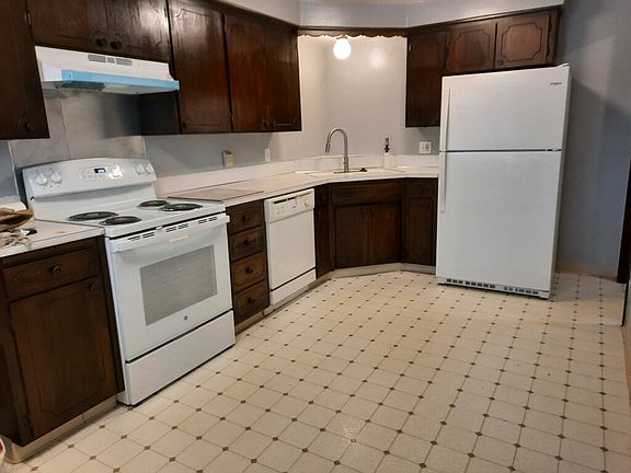 4th image of 5613 S J St APT B