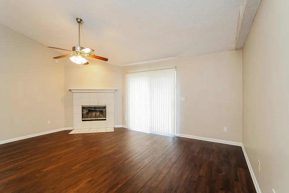 4 bed, 2.0 bath, 1514 sqft, $1,975 — Photo 4
