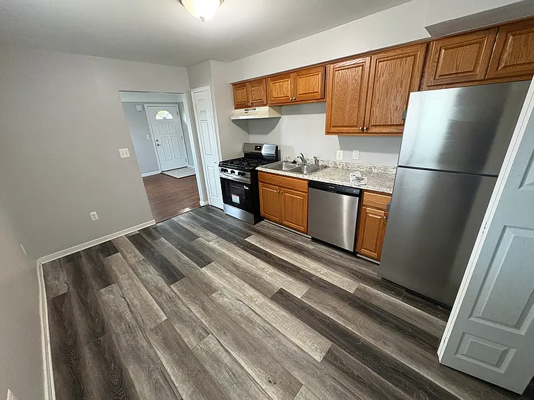5852 Beech Daly Rd — Photo 7