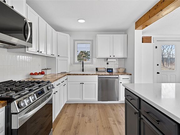 3rd image of 39 Ridge Rd