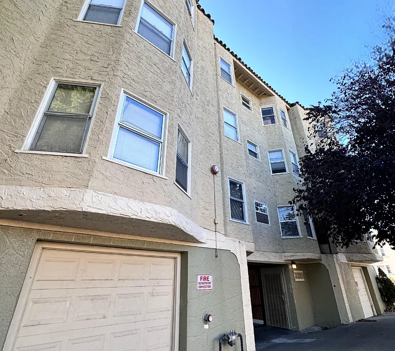 2210 10th Ave