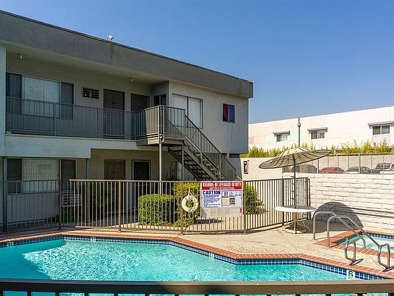 3rd image of 14807 Parthenia St #12A