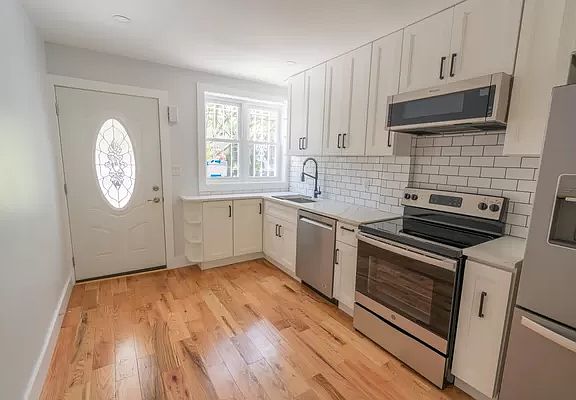 2nd image of 1145 E 213th St