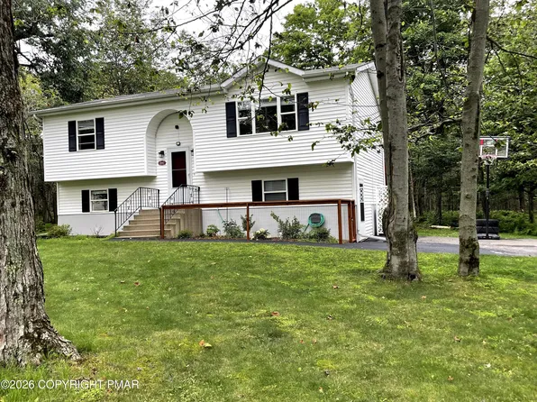 2667 Highview Dr, Tobyhanna, PA 18466