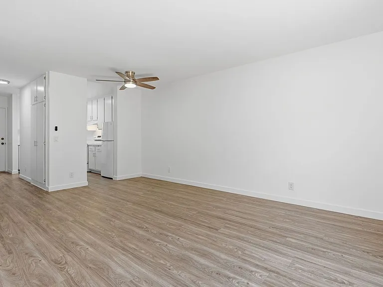 Merrywood Apartments — Photo 16