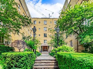 150 Farnham Ave #426, Toronto, ON M4V 1H5